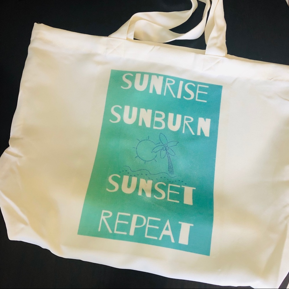 NEW🌟 Tote